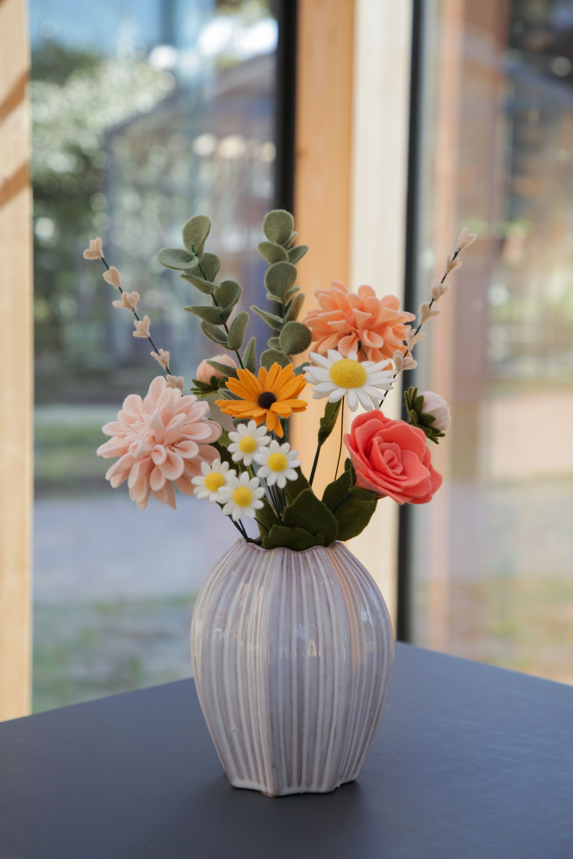 Vilten bloemen boeket
