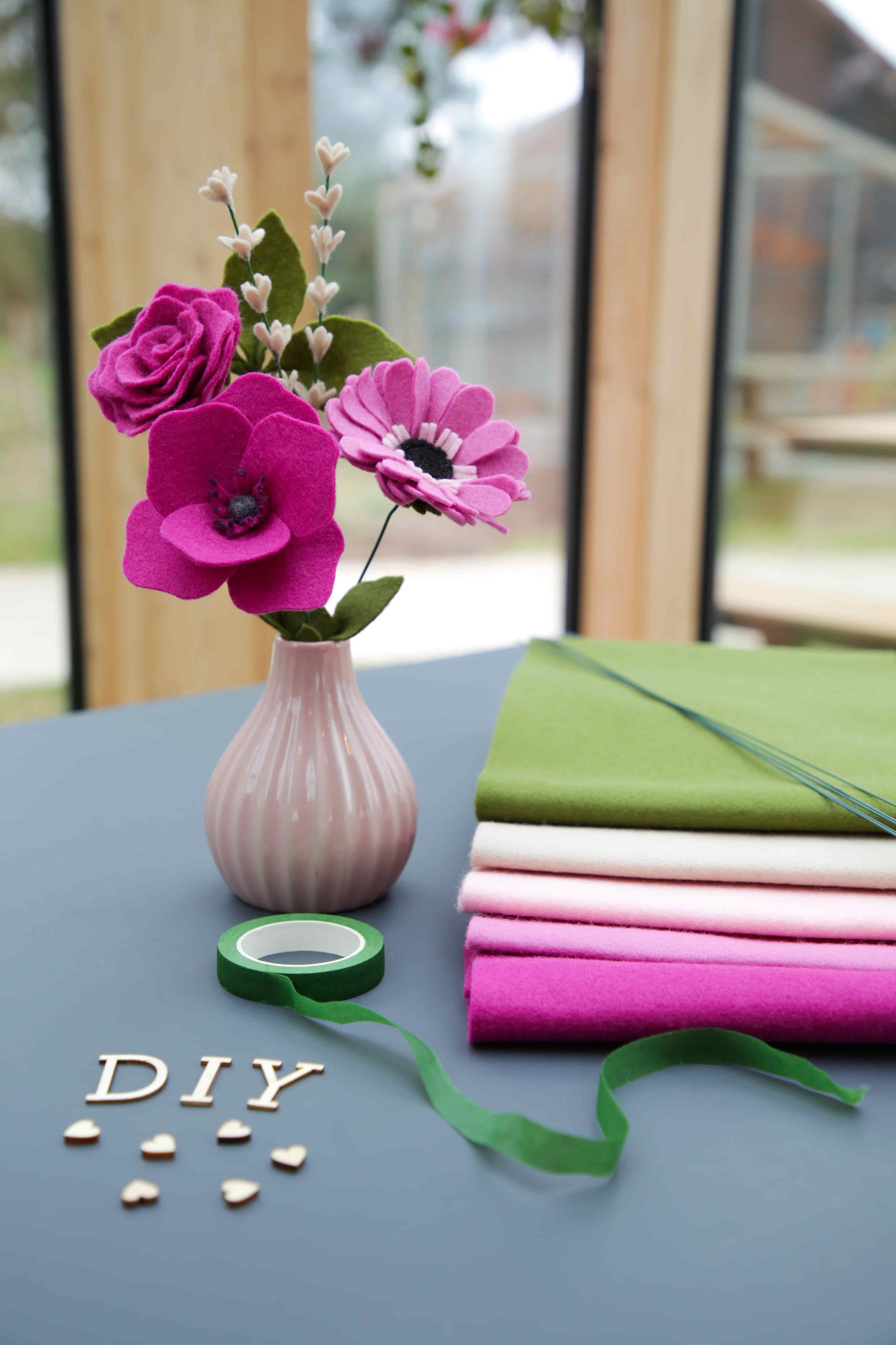 boeket om zelf te maken. DIY van wolvilt