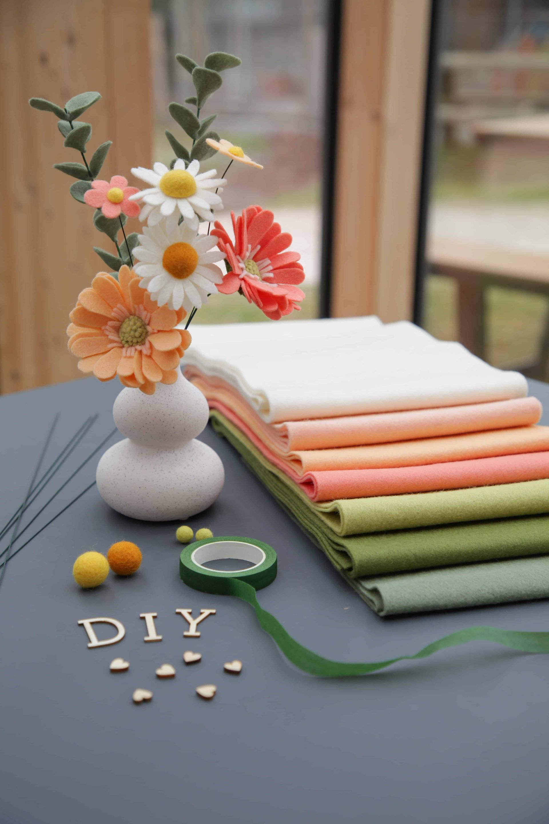 boeket om zelf te maken. DIY van wolvilt