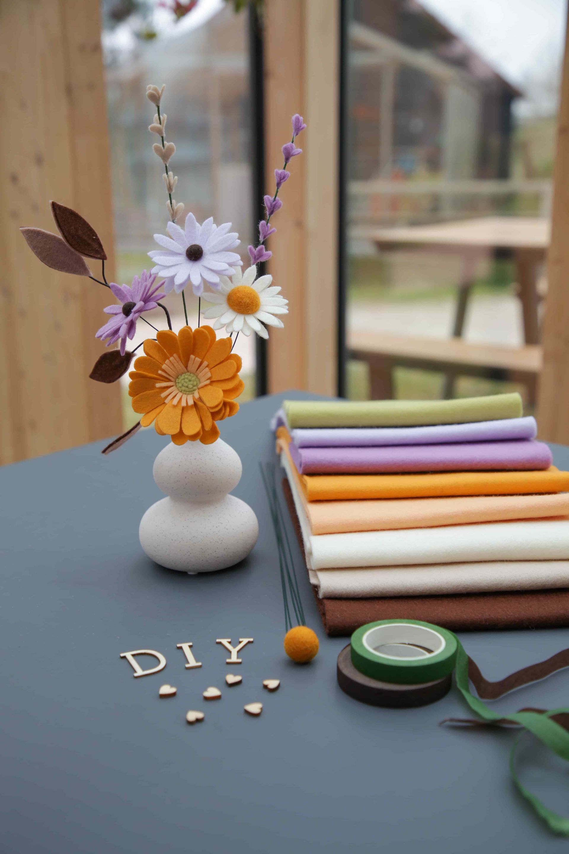 boeket om zelf te maken. DIY van wolvilt