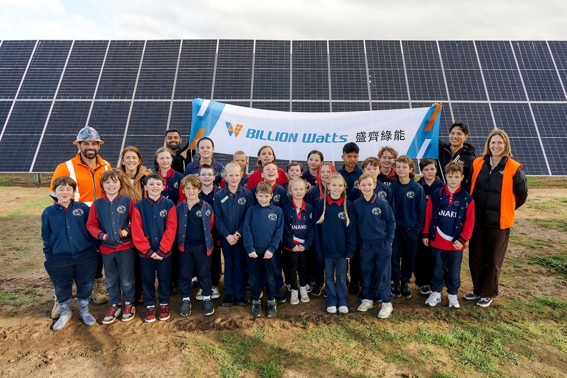 Anakie Primary School students visit Billion Watts Australia’s solar-plus-storage site.
