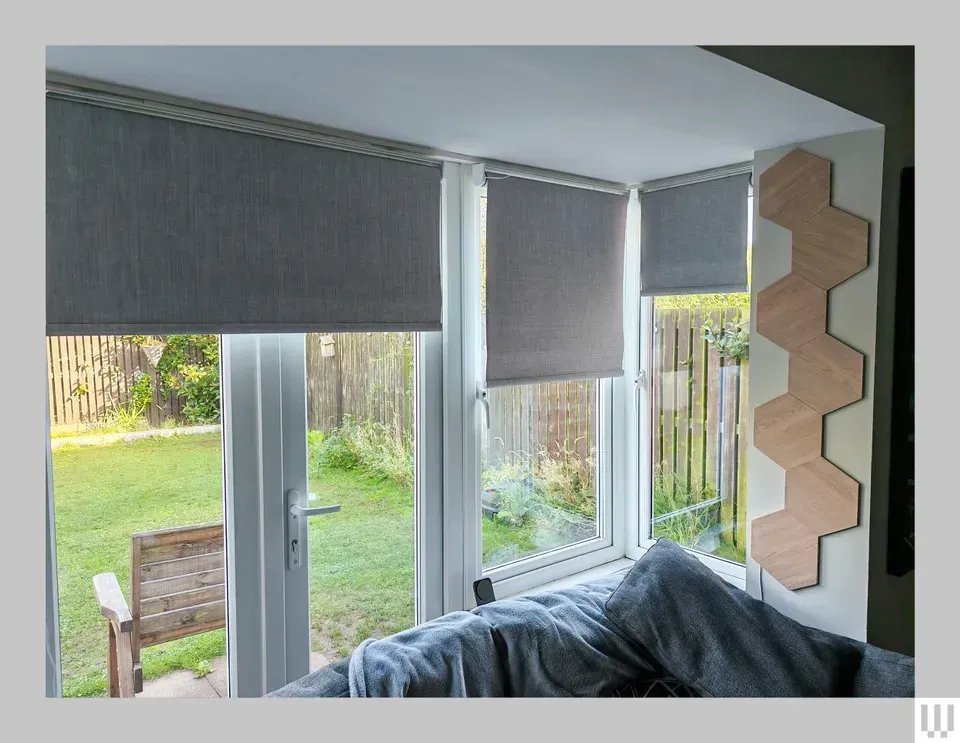 Motorized & Smart Roller Shades – Convenient & Tech-Friendly