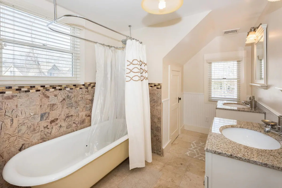 The Pearl Bathroom