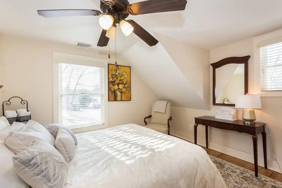 The Pearl Queen Bedroom 2