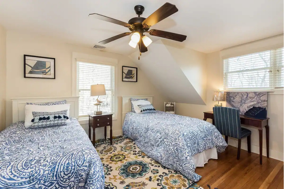 The Pearl Twin Bedroom