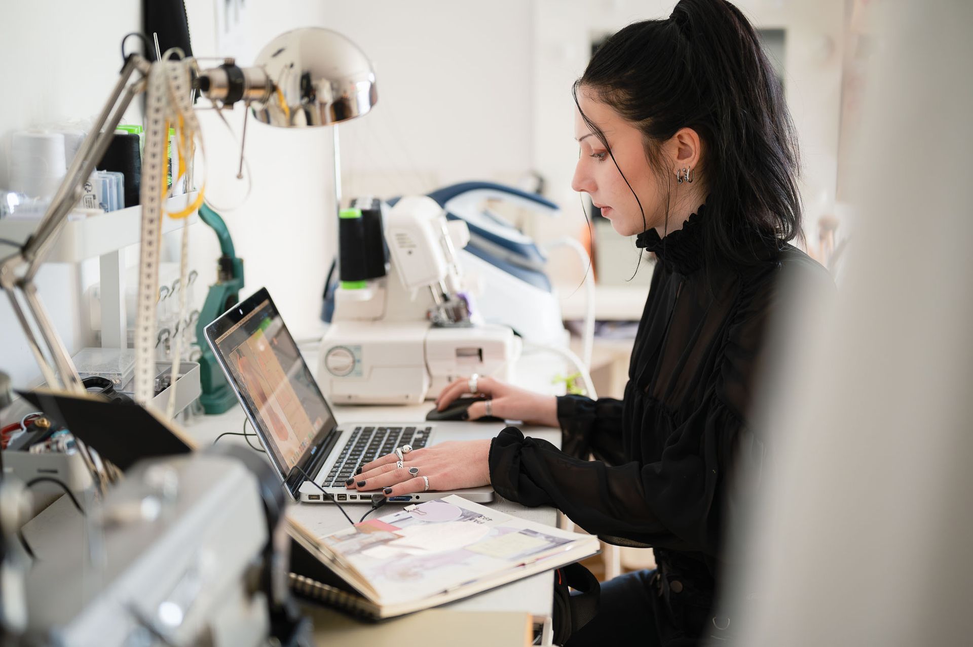 Business Reportage Modedesign ALL IN A BASEMENT