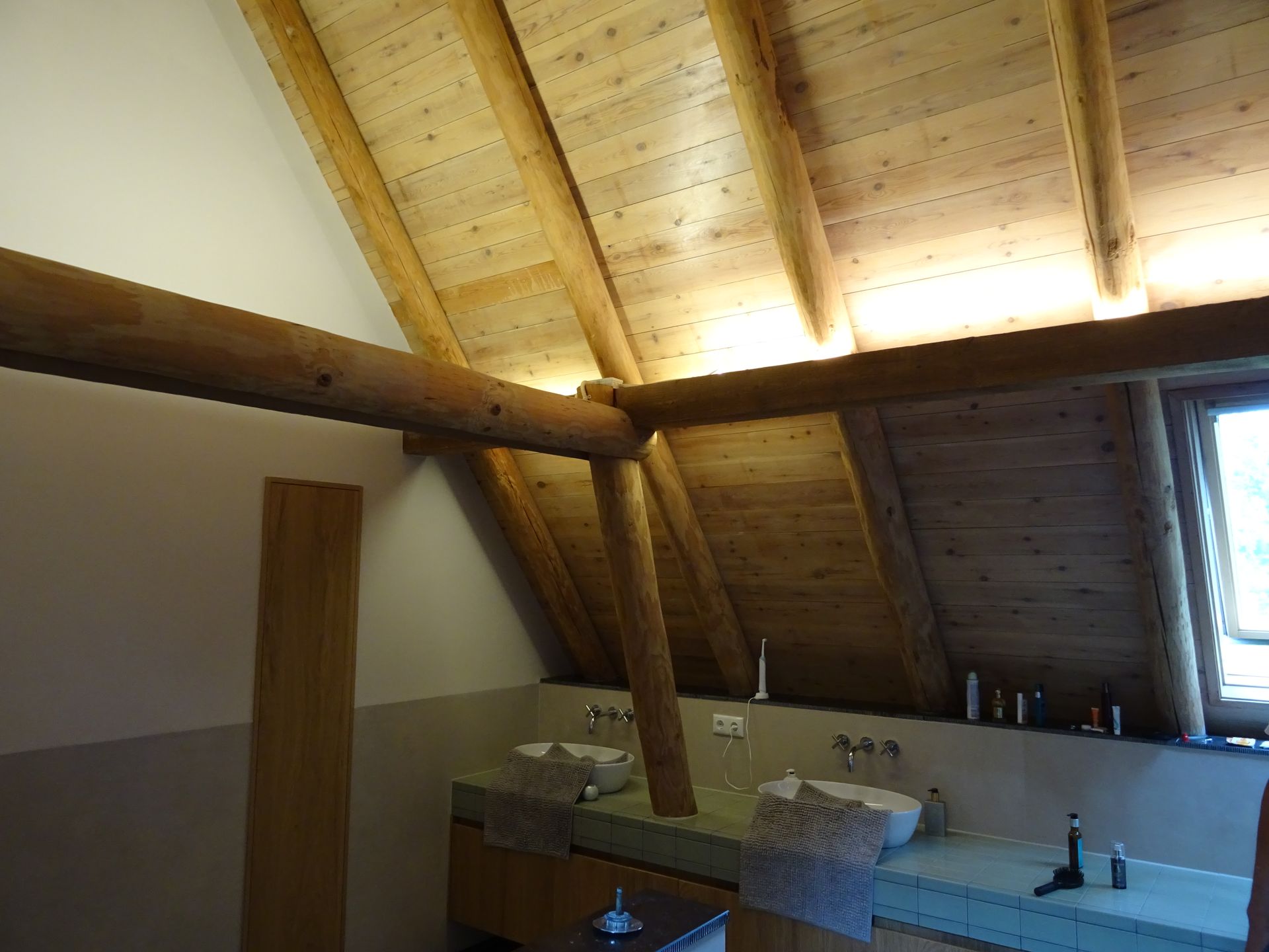 Plafond uplight badkamer