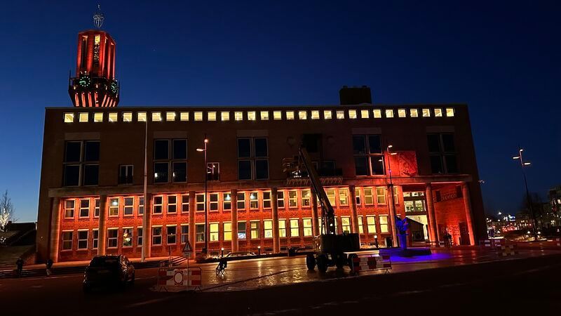 Gekleurd licht in binnenstad Hengelo