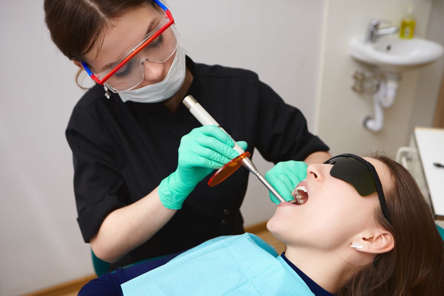 How to Remove Stains From Teeth