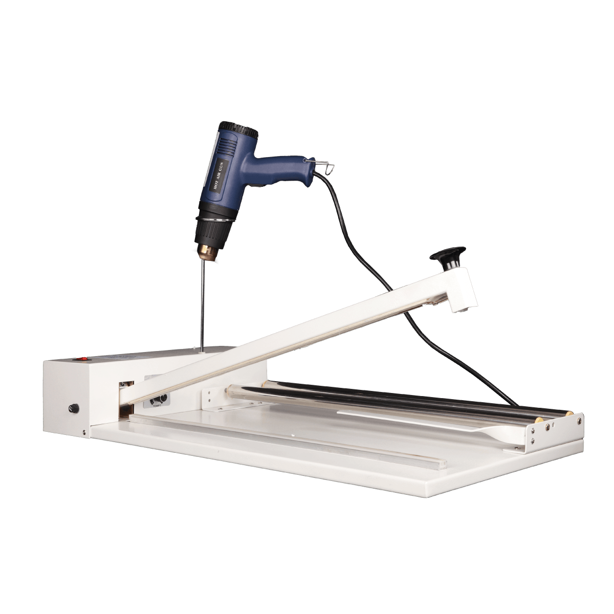 Taladro manual azul montado sobre una plantilla angular blanca o guía de corte con una base de riel