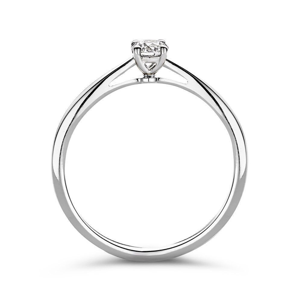 Solitaire diamanten ring, witgouden band, zetting van één diamant.