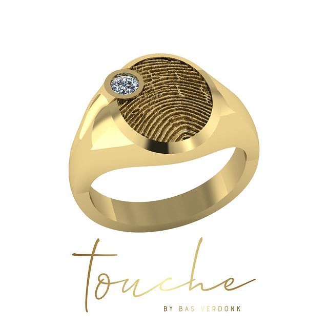 Gouden ring met vingerafdrukgravure, diamantaccent en