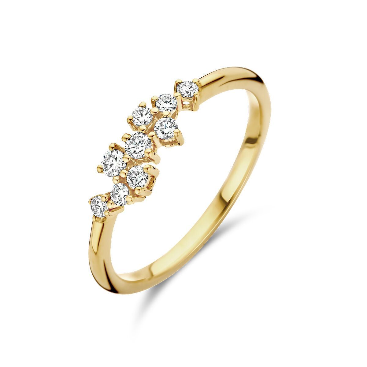 Gouden ring met een cluster ronde diamanten.