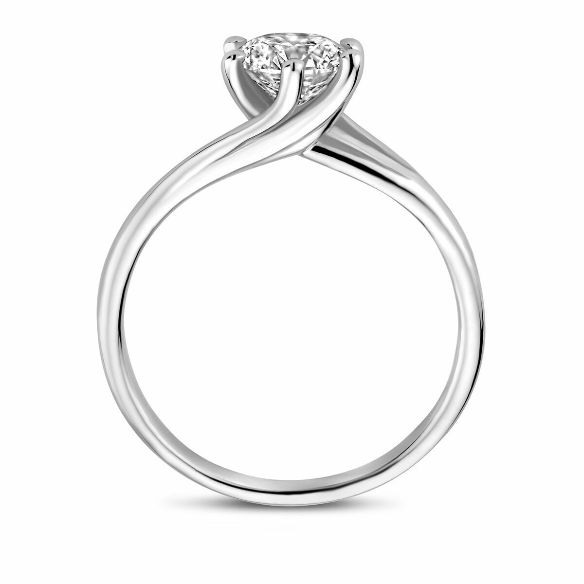 Verlovingsring met diamant en een gepolijste zilveren band.