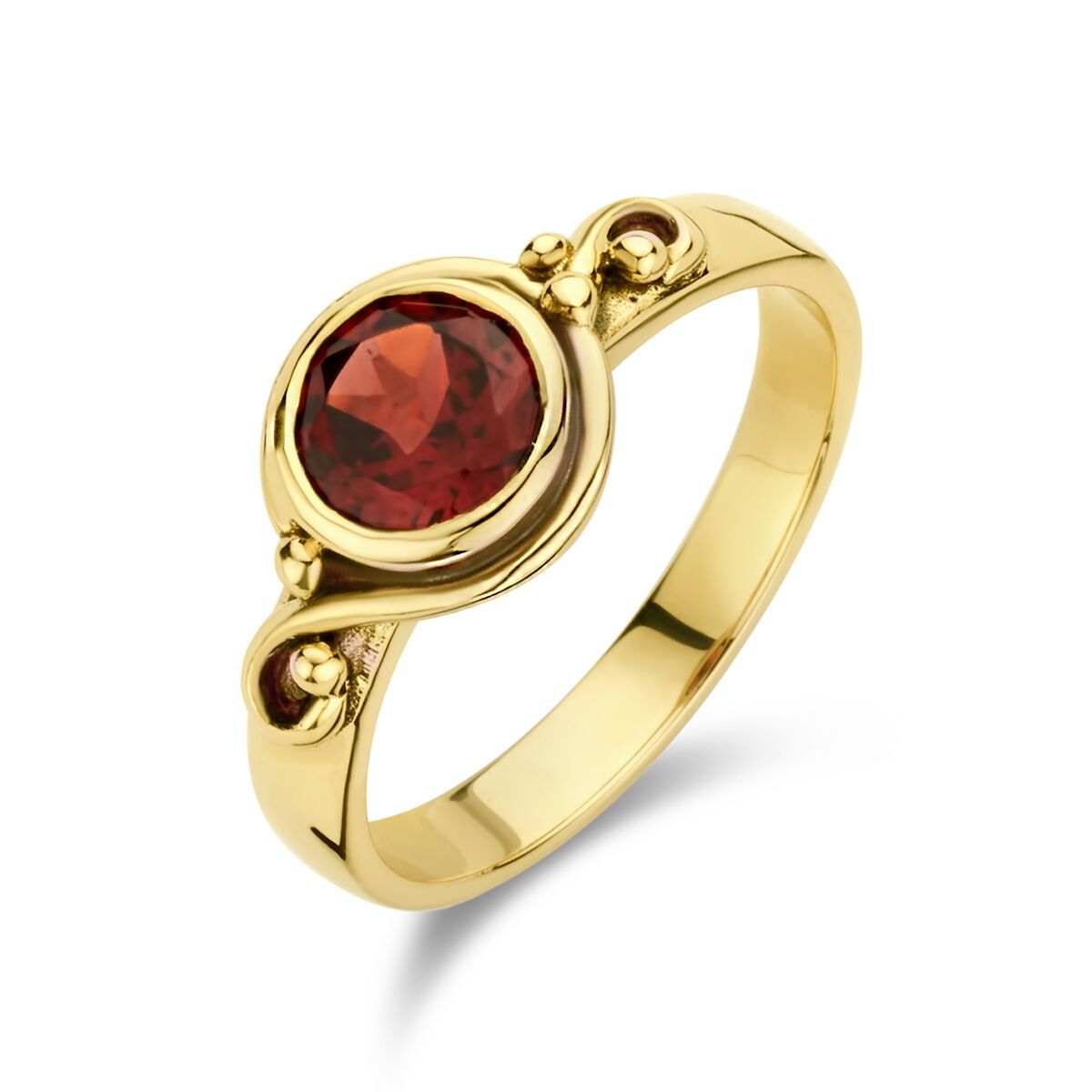 Gouden ring met een ronde, rode edelsteen en decoratieve krullen.