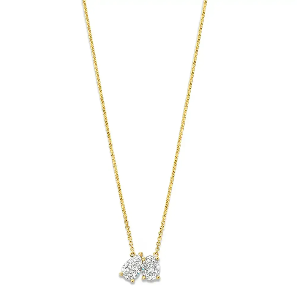 Gouden kruisring met kleine diamantjes.