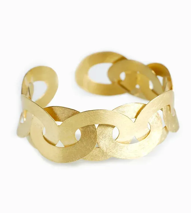 Goudkleurige schakelarmband met matte afwerking.