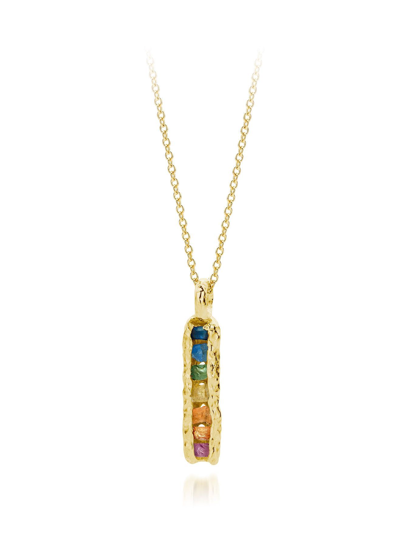 Gouden kettinghanger met regenboog edelstenen.
