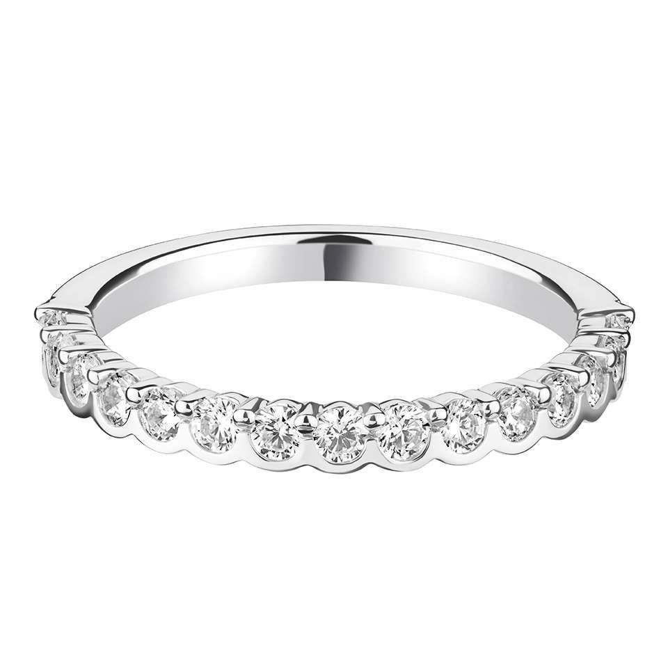 Diamanten ring in witgoud.