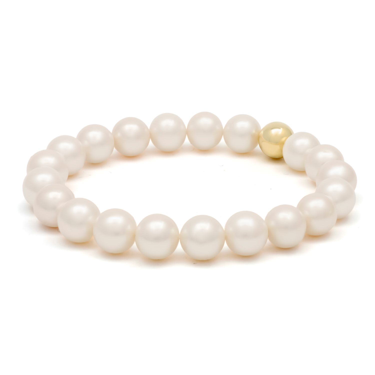 Armband van witte parels met een gouden kraal.