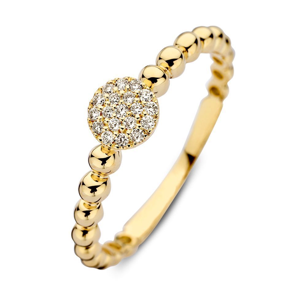 Gouden ring met een cirkel van diamanten en een kralenband.