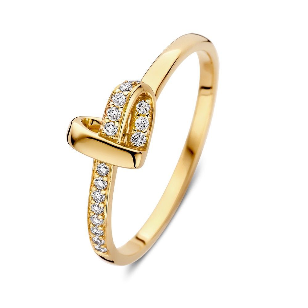 Gouden ring met een hartvormig design, bezet met kleine heldere steentjes.