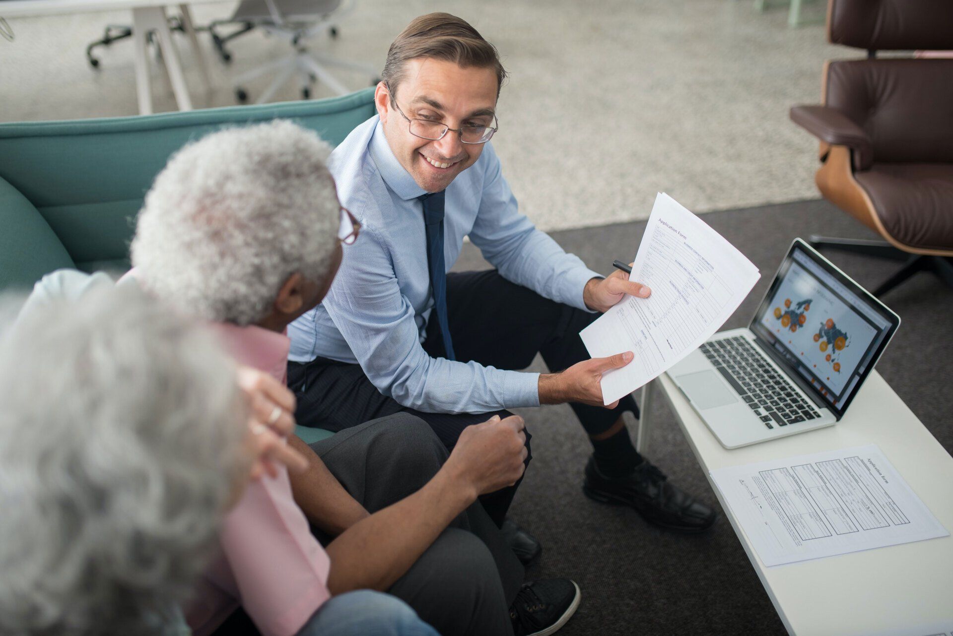 Accountant explains finance accounting to customer