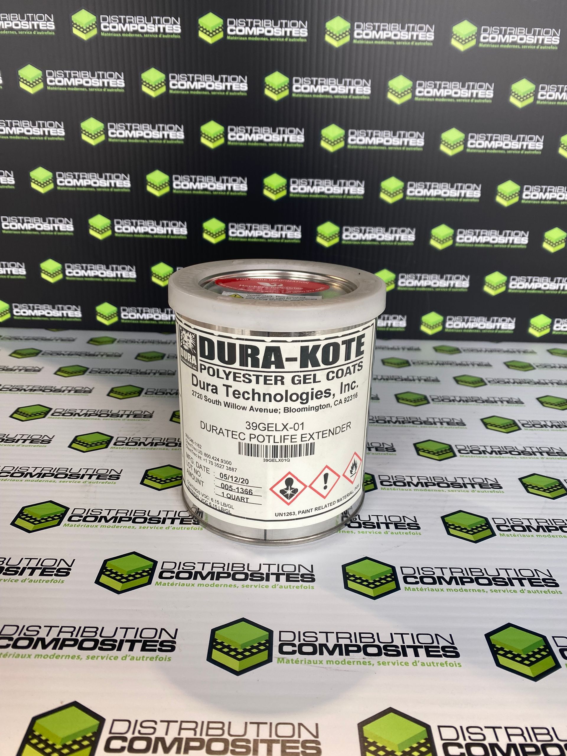 Une canette de dura-kotz est posée sur une table