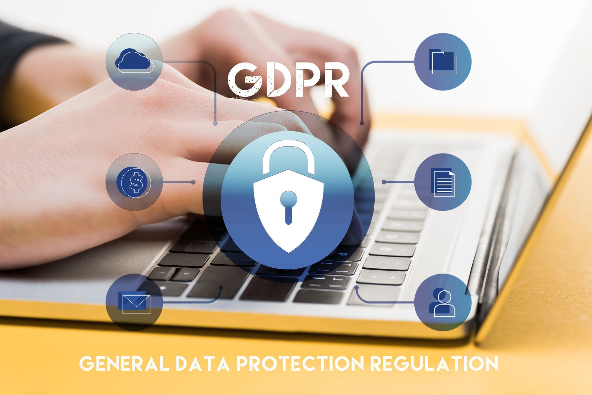 Immagine di sicurezza GDPR con un lucchetto su un computer portatile e la scritta