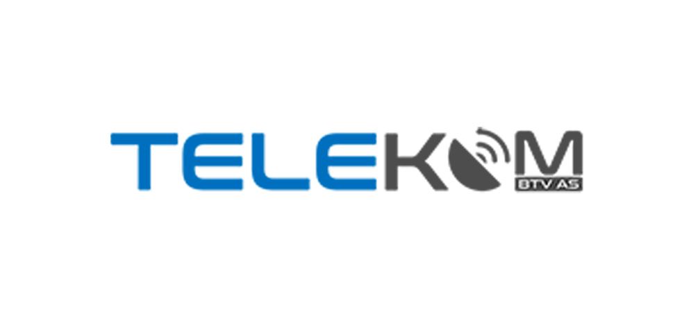 Logo for Telekom BTV AS. Blå tekst «TELEKOM» med parabolantenne og «M BTV AS» i grått.