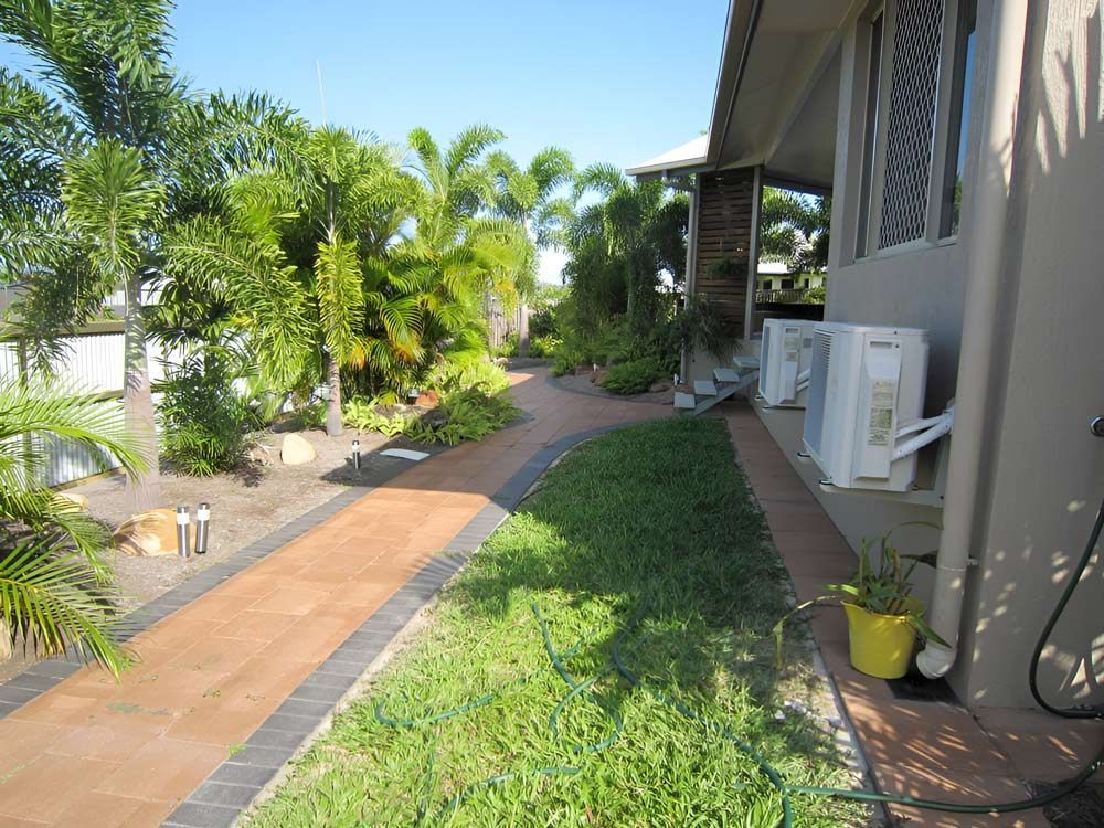 House Large Garden With Brick Pavement — Austen Landscaping & Earthmoving in Deeragun, QLD