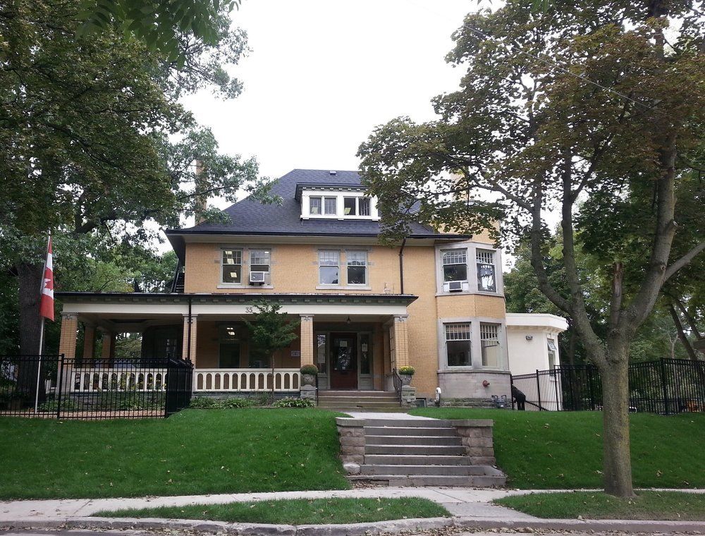 High Park Gardens Montessori School 