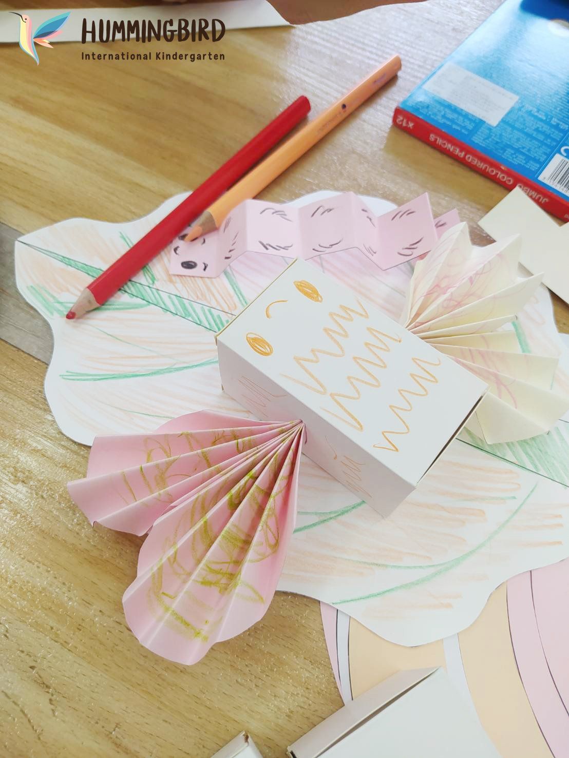 A box that says ' i 'm my mom ' on it