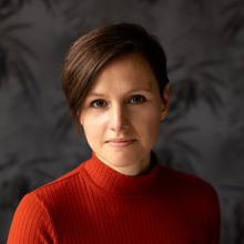 Portret Myrna