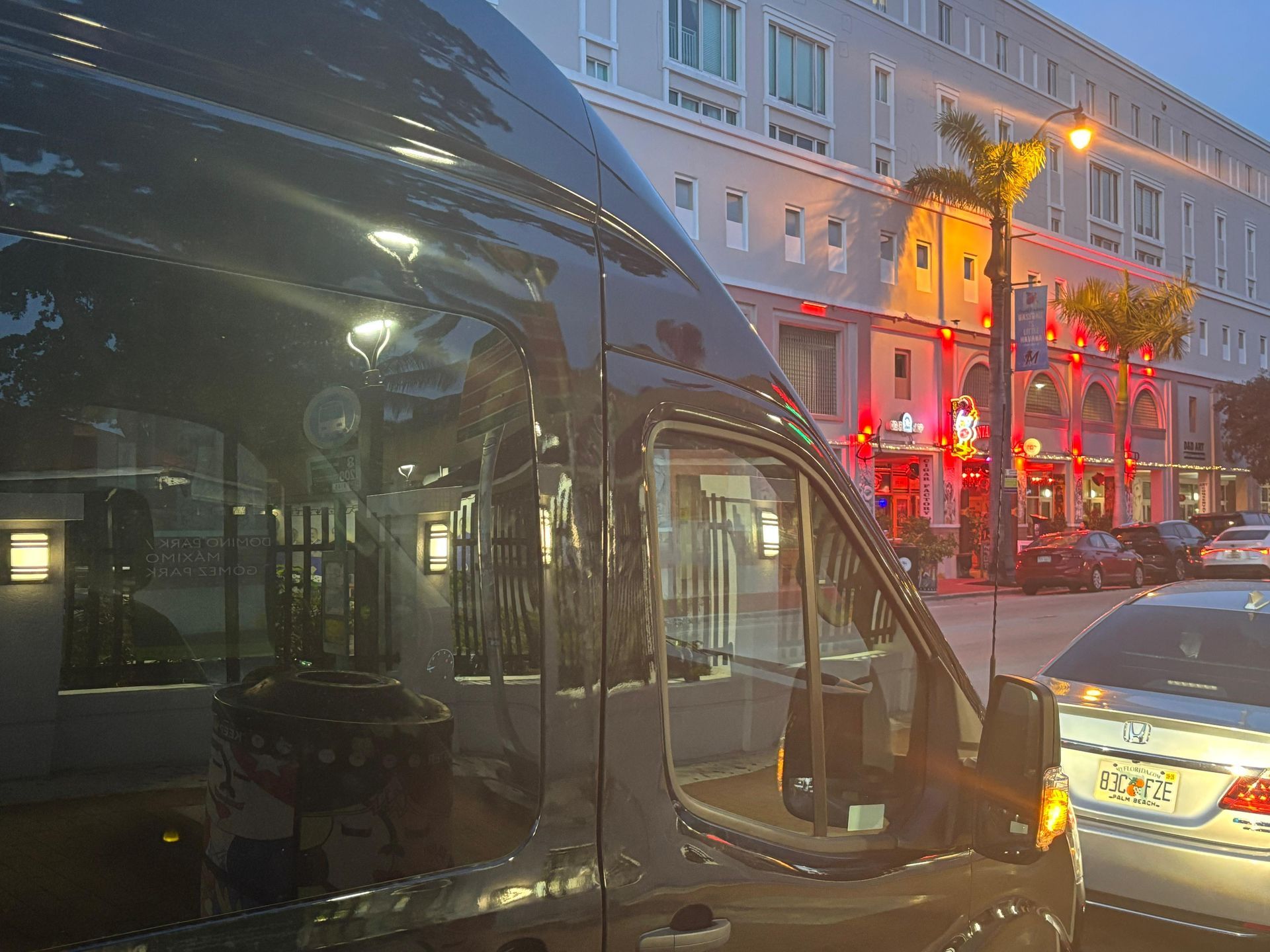 Black bus at the Miami Night Tour 