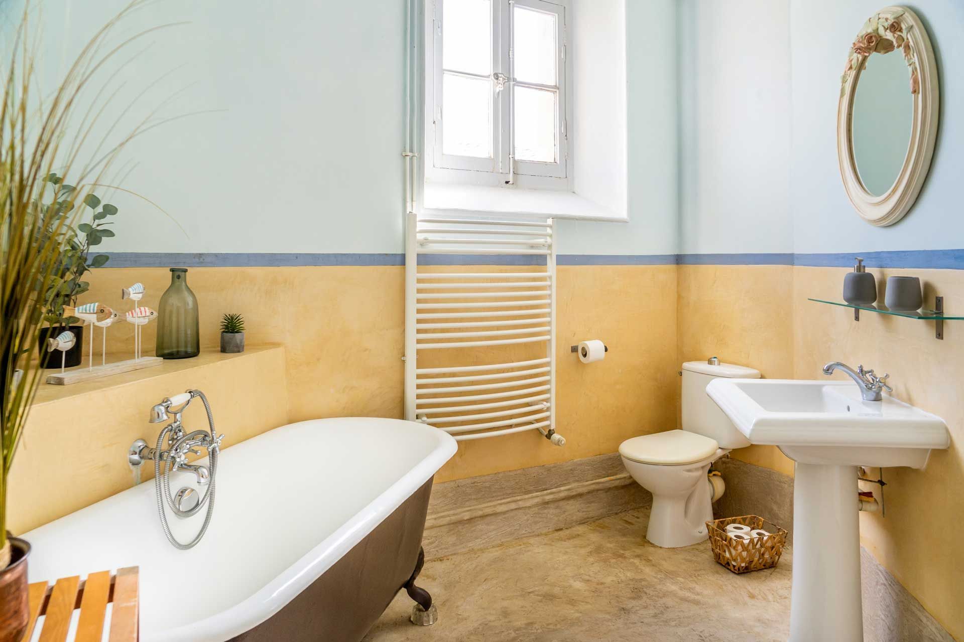 Octopus Bath at Couvent des Ursulines