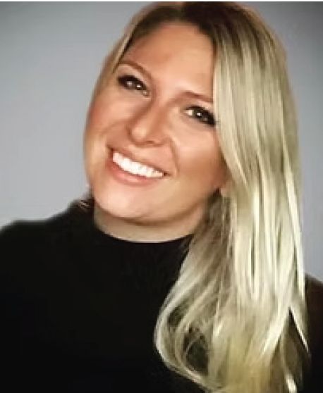 Lindsay Ostrander is a Northport-based restaurateur and entrepreneur, and the owner of Salted. On the Harbor, The Wine Cellar on Main, and an upcoming hospitality concept currently in development. She lives in Northport with her family and is deeply invested in the long-term vitality of the community. Through her restaurants, Lindsay focuses on
creating elevated yet approachable dining experiences that support
local partnerships and foster meaningful connection. She also serves as a Board Member of the Northport Chamber of Commerce, where she is actively involved in advancing local business, economic growth, and community engagement.