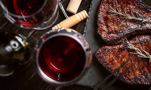 Drinks That Pair Well With Steak Drinks That Pair Well With Steak