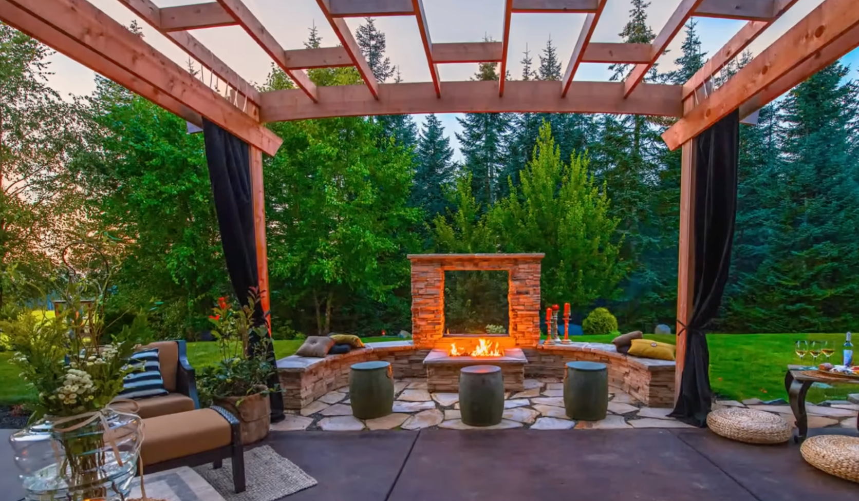landscape design that works with outdoor living spaces