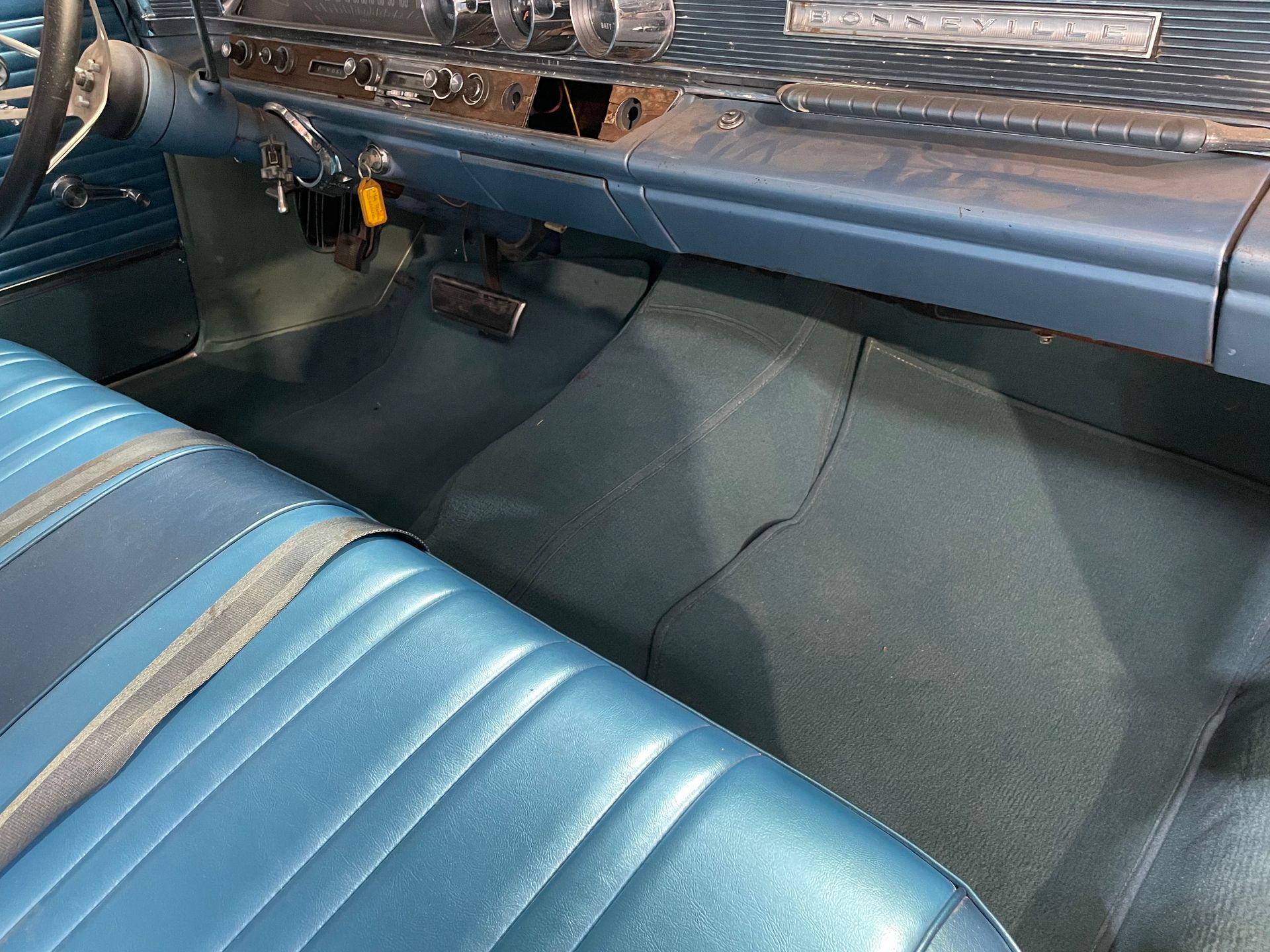 1964 Pontiac Bonneville carpet
