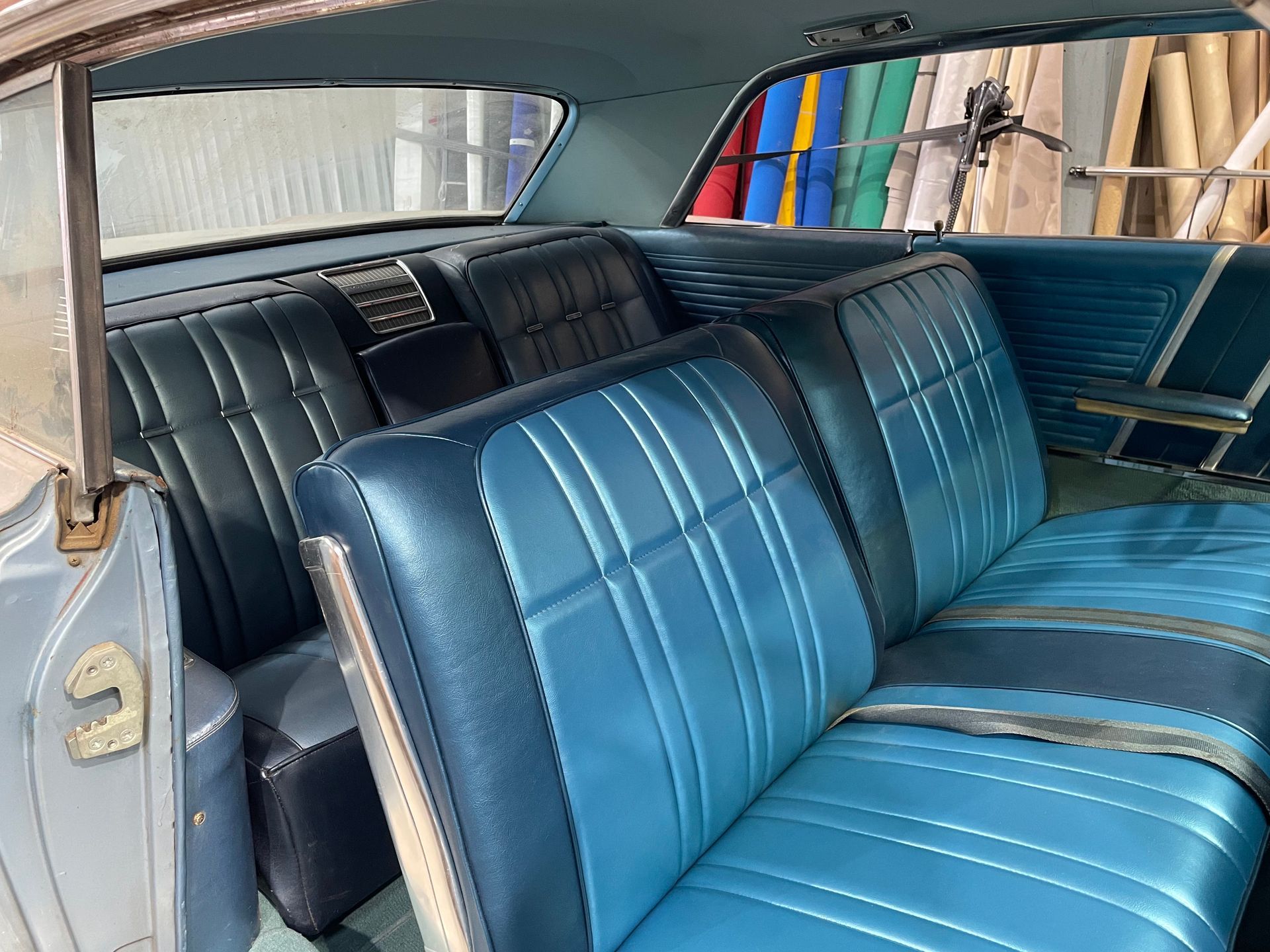 1964 Pontiac Bonneville seating