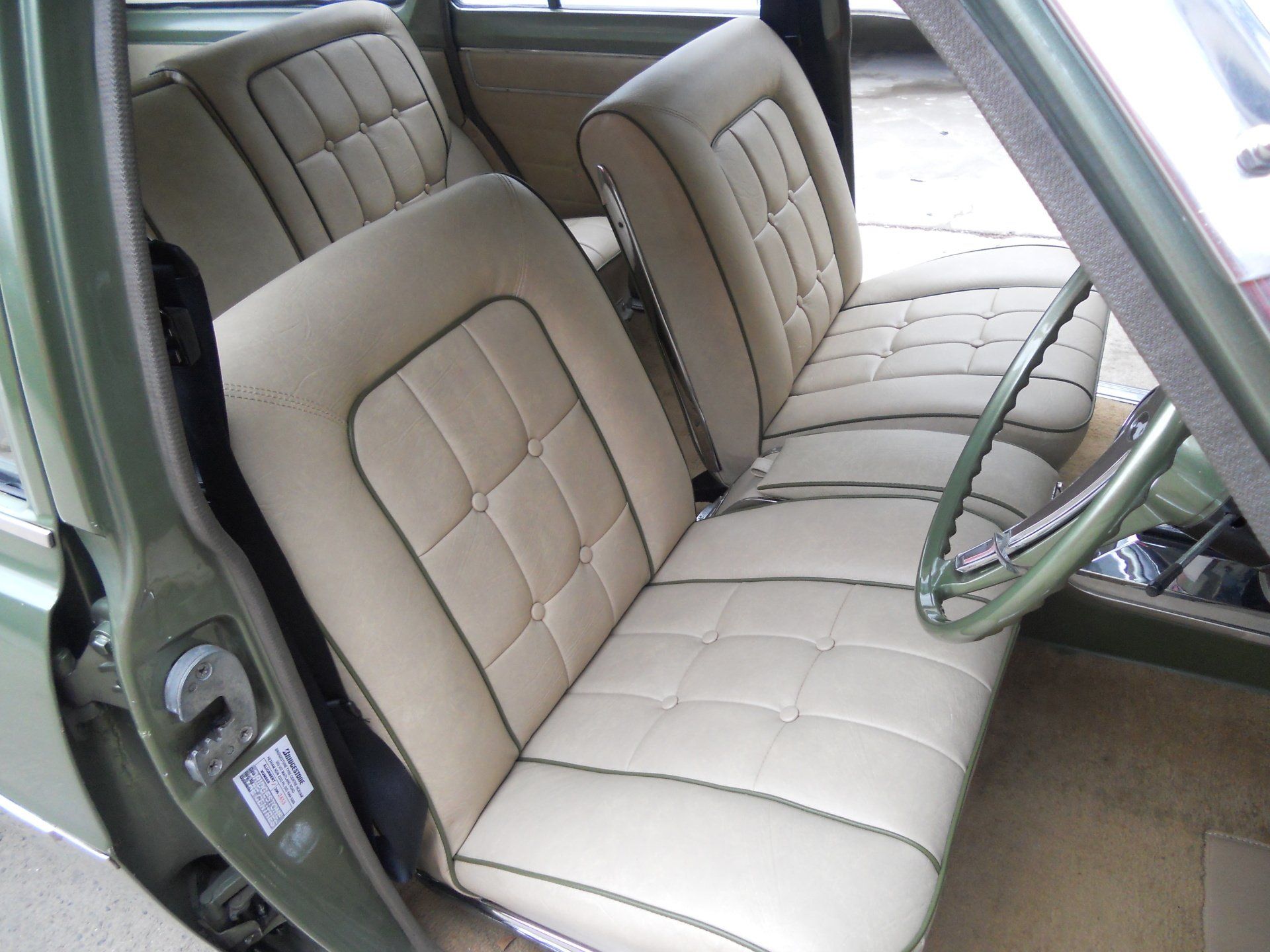 HR Kingswood Station Wagon Front Bucket Seats