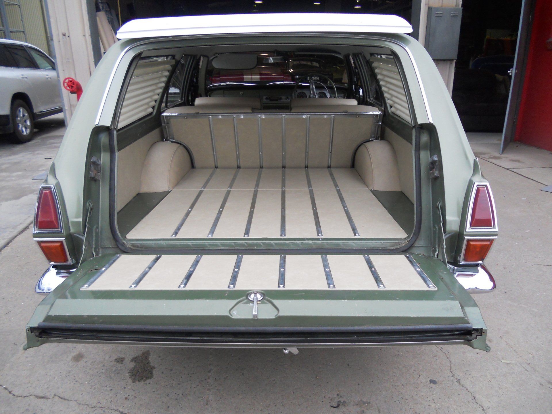 HR Kingswood Station Wagon Luggage Area