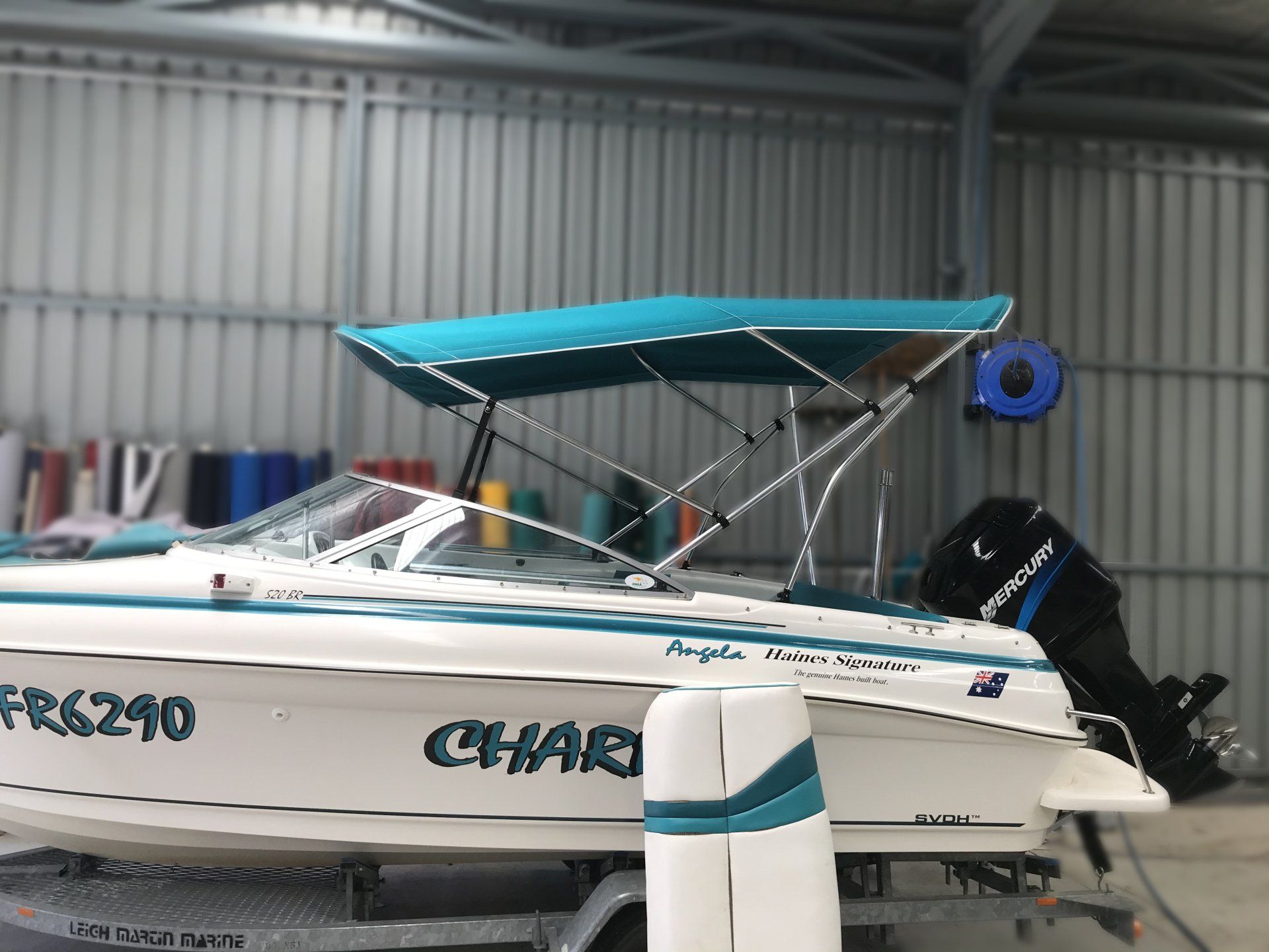 Haines Signature 520BR bimini