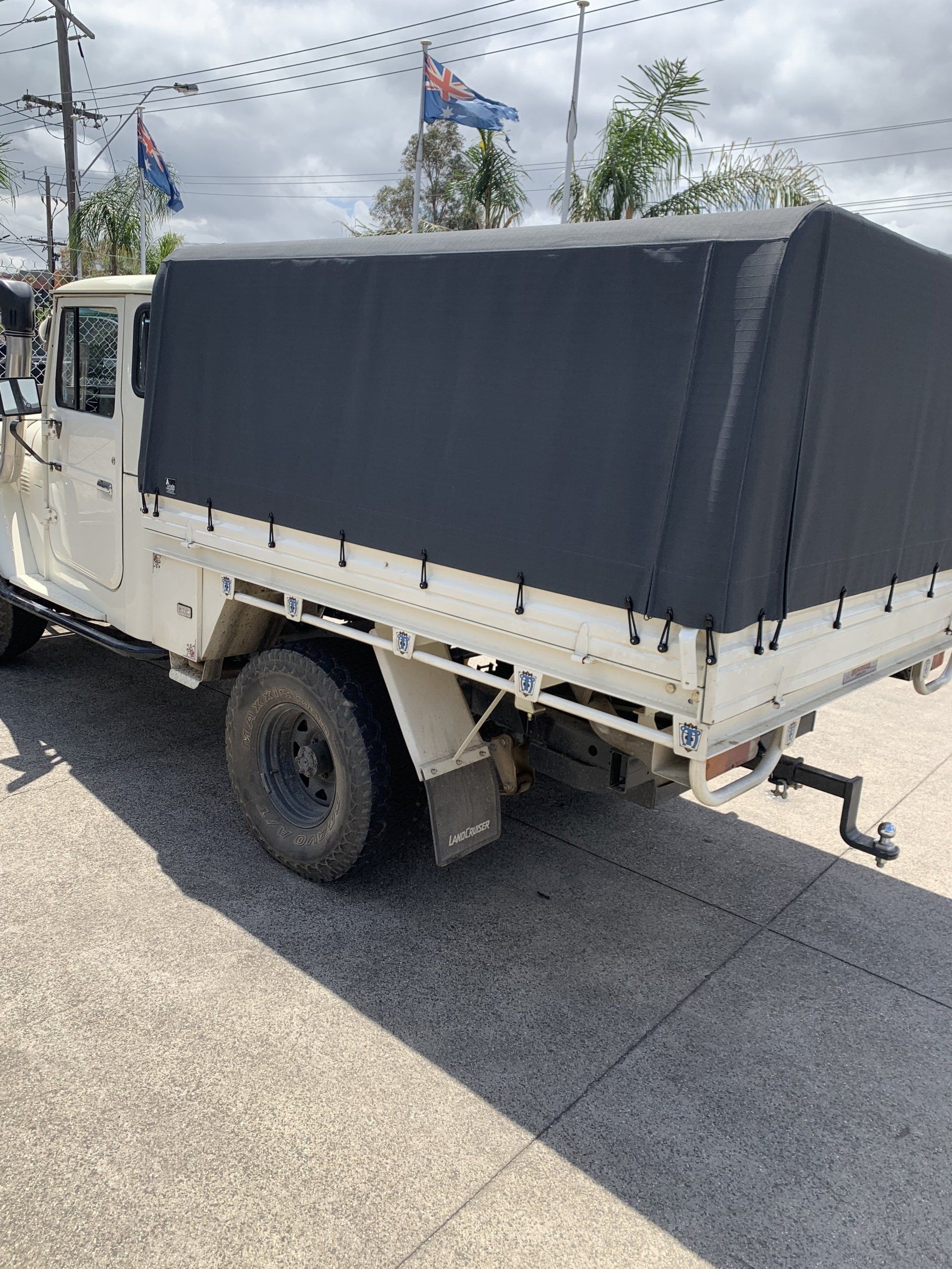 Old landcruiser canopy