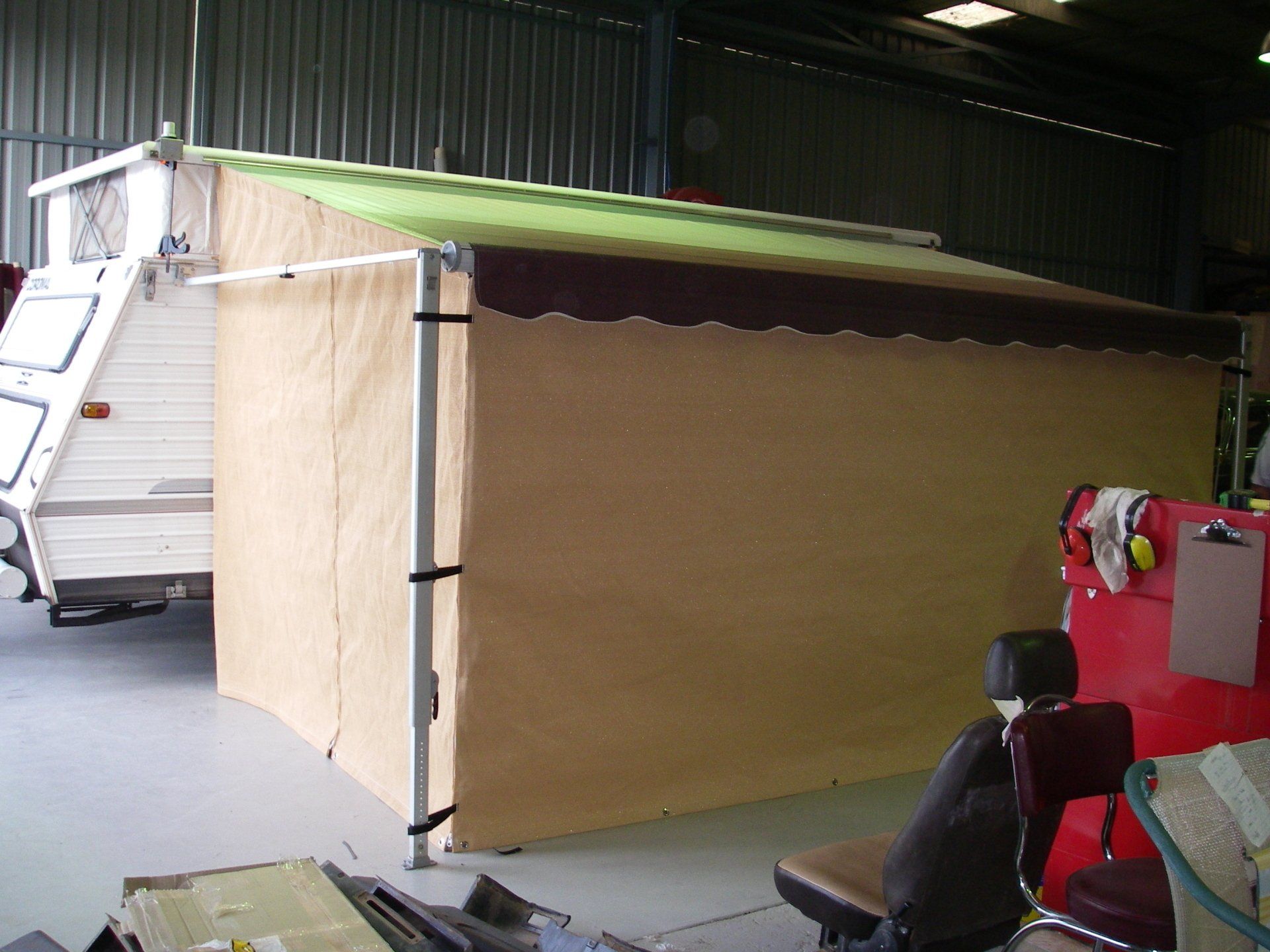 Pop Top Caravan with Roll Out Awning and Shadecloth Walls