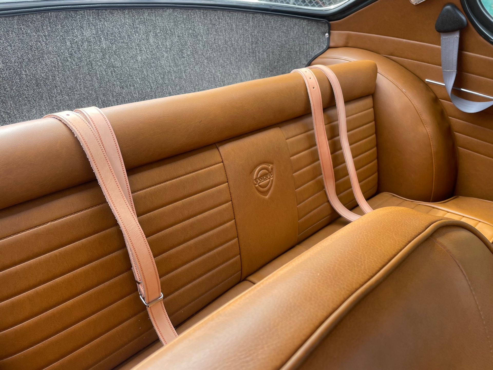Volvo P1800 S 1969 leather interior replacement