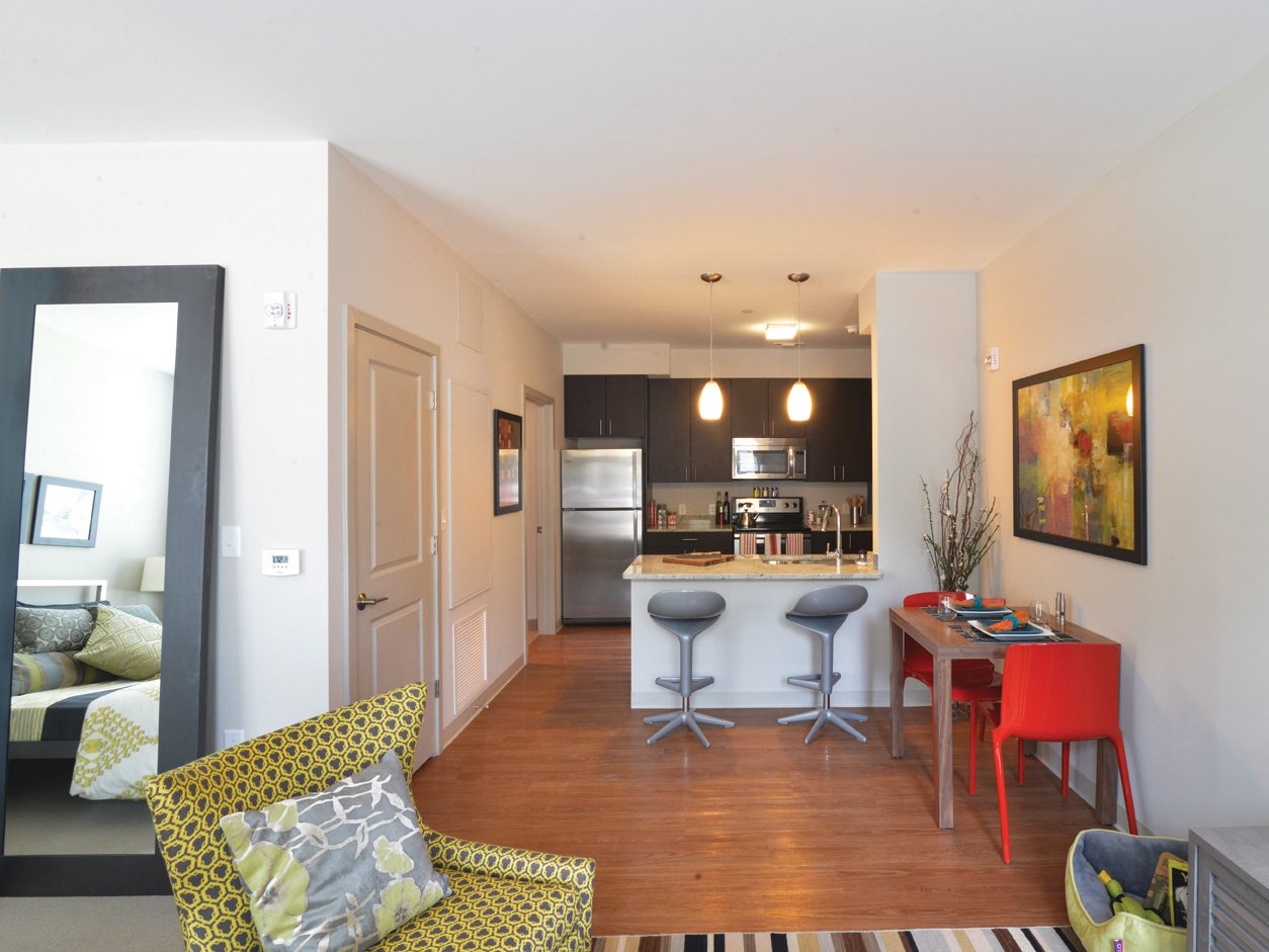 Home 1111 Stratford Apartments