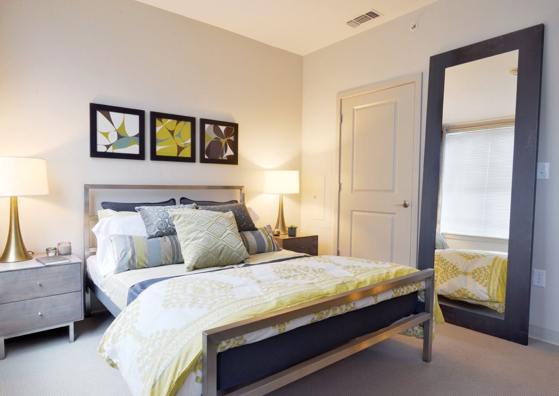 1111 Stratford property image