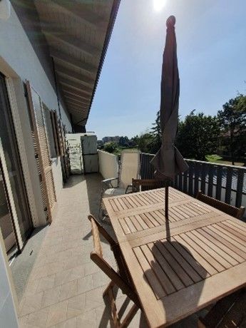 terrazza alloggio su due livelli Asti